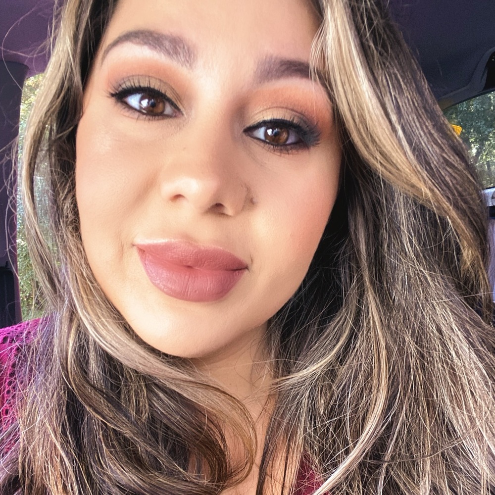 Meet your Posher, April